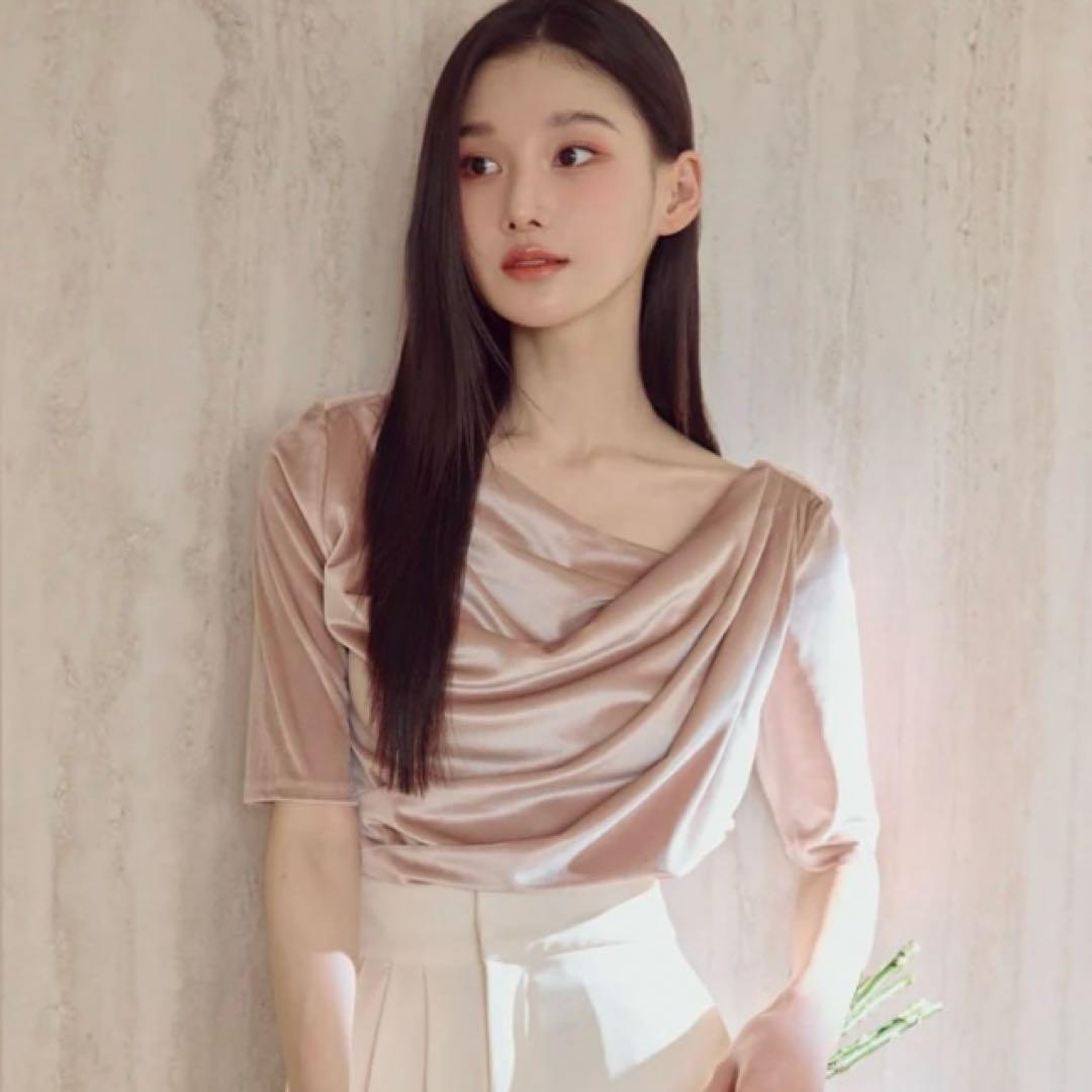 poláura ポローラ グロッシーベロアハーフスリーブドレープトップ