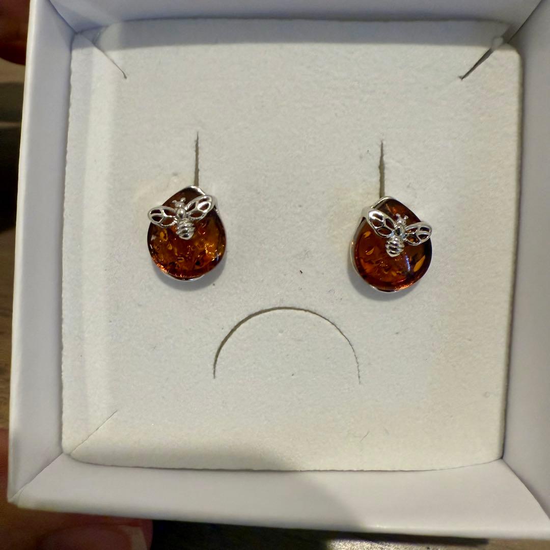 新品未使用 ポーランド 万博 S&A 琥珀 ピアス 蜂モチーフ - メルカリ