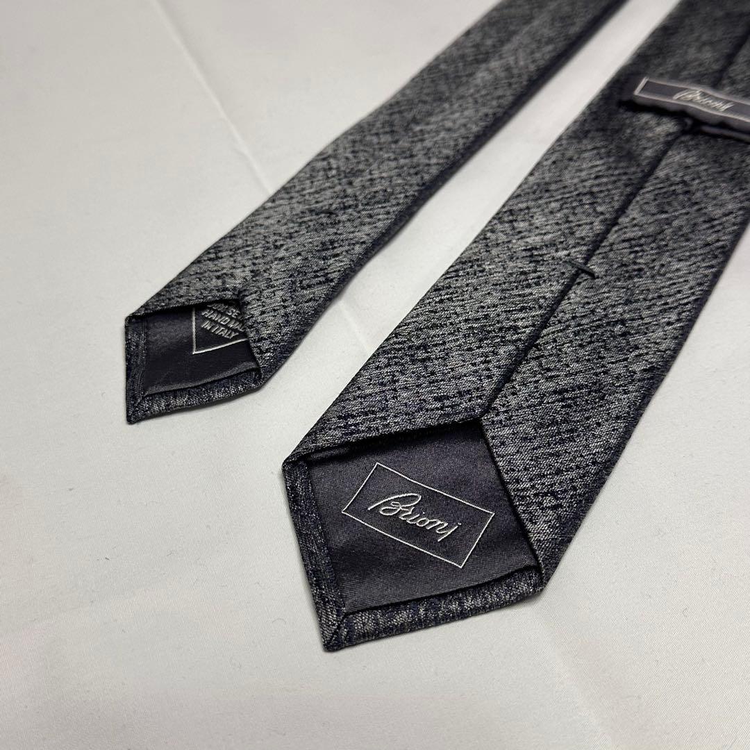 極美品☆ブリオーニ☆ネクタイ☆ネイビー☆シルバー☆ソリッド☆織柄