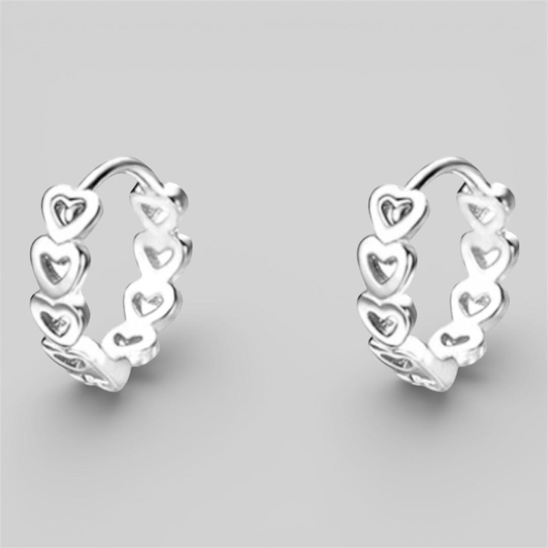 ハート×8連 シルバーフープピアス S925刻印【両耳セット】 - メルカリ