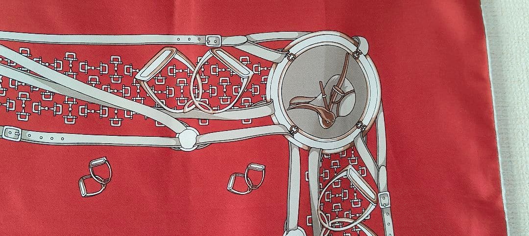 GUCCI ラグジュアリーコレクション シルクスカーフ