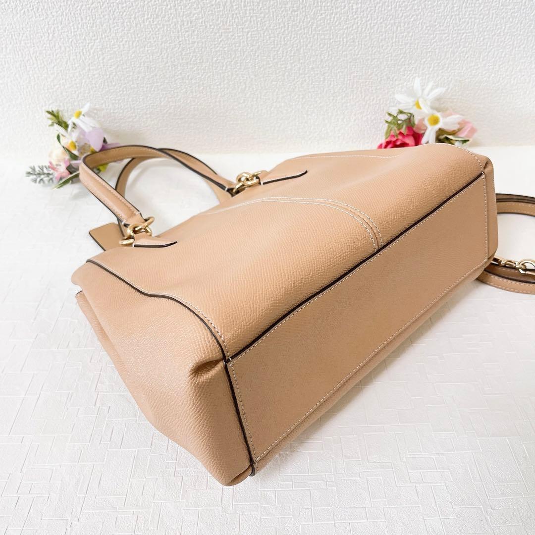 【美品】コーチ ショルダーバッグ 2WAY ハンドバッグ ベージュ系 チャーム付