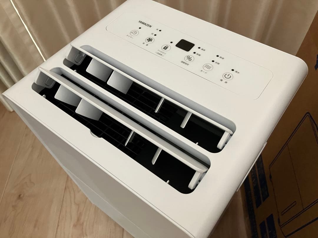 2日間使用のみ　山善 除湿機 YDC-H120　コンプレッサー式　マットホワイト