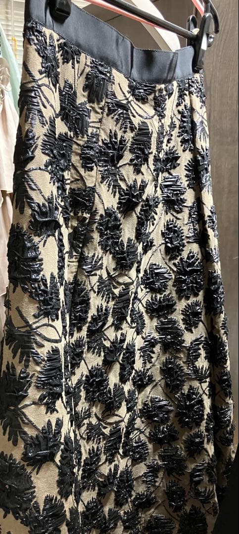 ANAYI メタリックフラワーフレアスカート定価69300円 立体的柄 - メルカリ