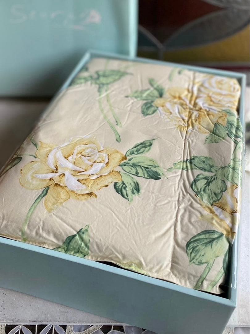 未使用 羽毛肌布団 寝具 インテリア 花柄 ダウン90% フェザー10% 羽毛布団 シングル 日本製 フランス産ダウン90％ 1.0kg 国内洗浄 羽毛