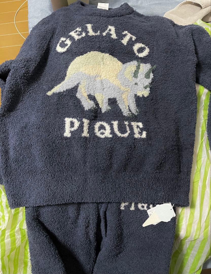 ジェラートピケ ダイナソー ルームウェア トリケラトプス 恐竜 - メルカリ