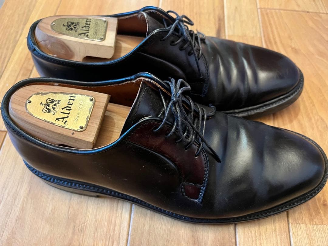 Alden 黒 UA別注9901 プレーントゥ シューツリー付き - メルカリ