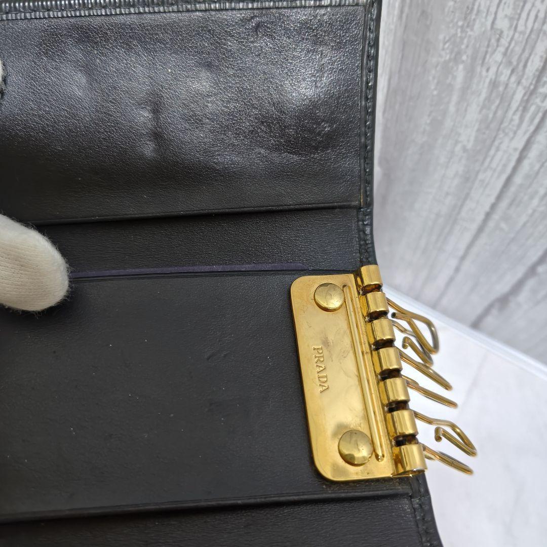 美品 プラダ PRADA 6連 キーケース 三角ロゴプレート ブラック - メルカリ