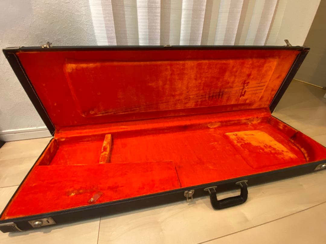 値下げ交渉可】Fender 純正ベース用ハードケース 1976年製 - メルカリ