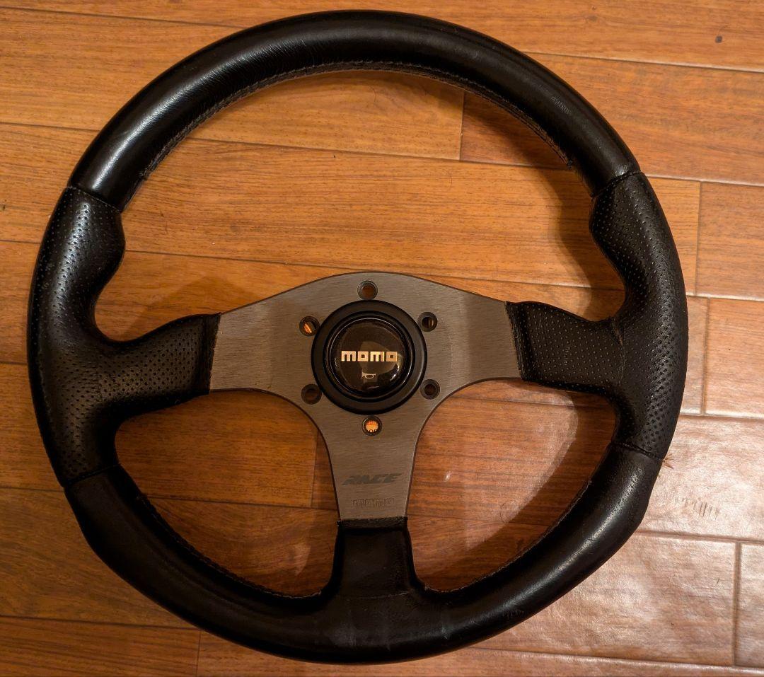 MOMO RACE 32 パイ パンチング ホーンボタン付き - メルカリ