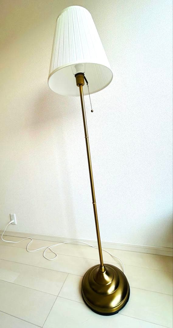 IKEA♡ÅRSTID オースティード♡フロアランプ 真ちゅう/ホワイト