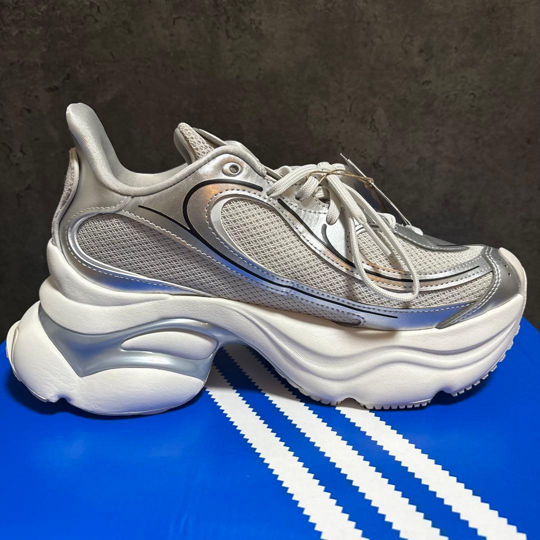 日本完売！24.5cm adidas☘️OZVENUZ opv67 ki0557