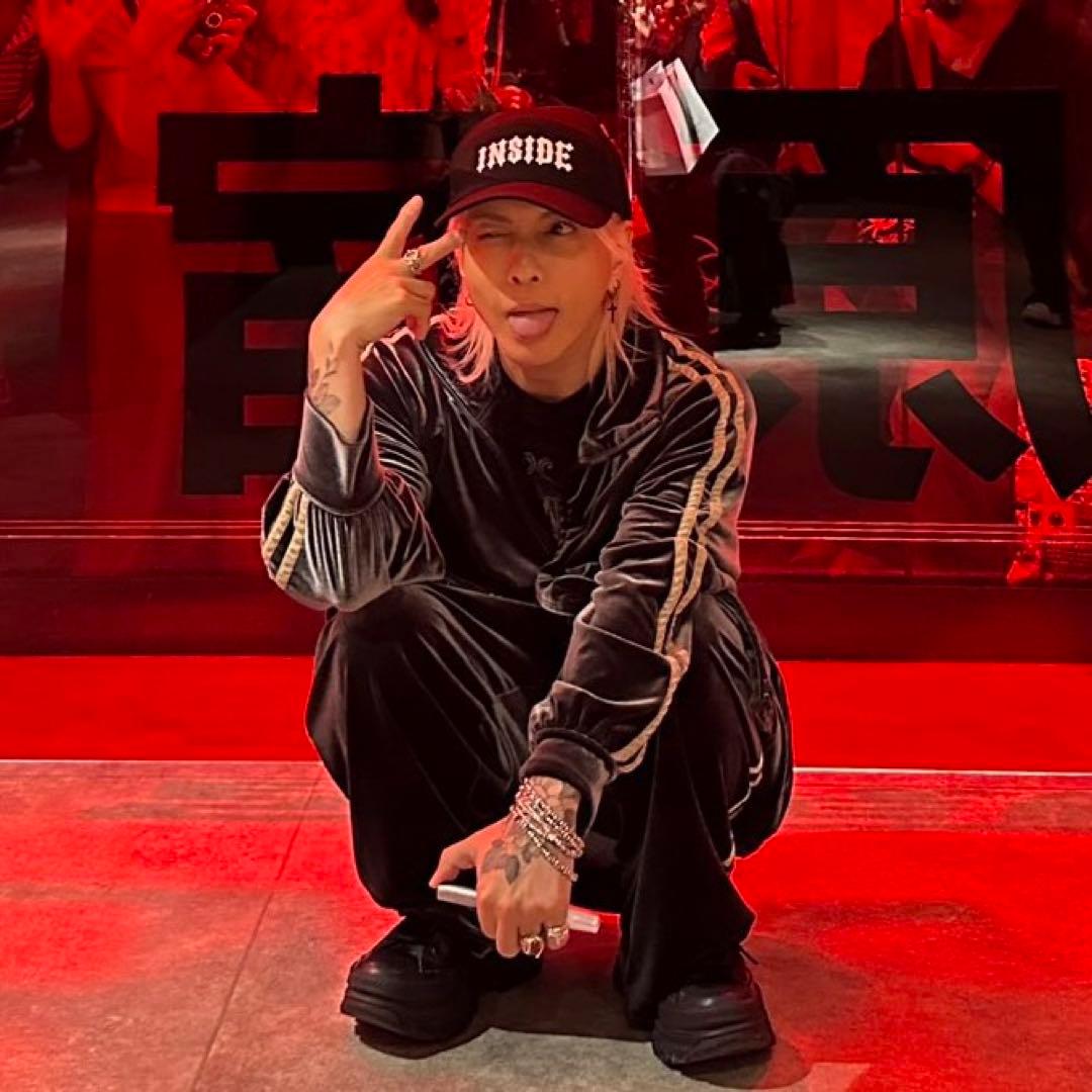 最終値下げ】HYDE着 SHARE SPIRIT ベロアセットアップ M - メルカリ