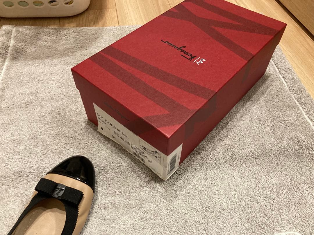 Ferragamo バレエシューズ 3センチ 9サイズ 数時間のみ使用の極美品