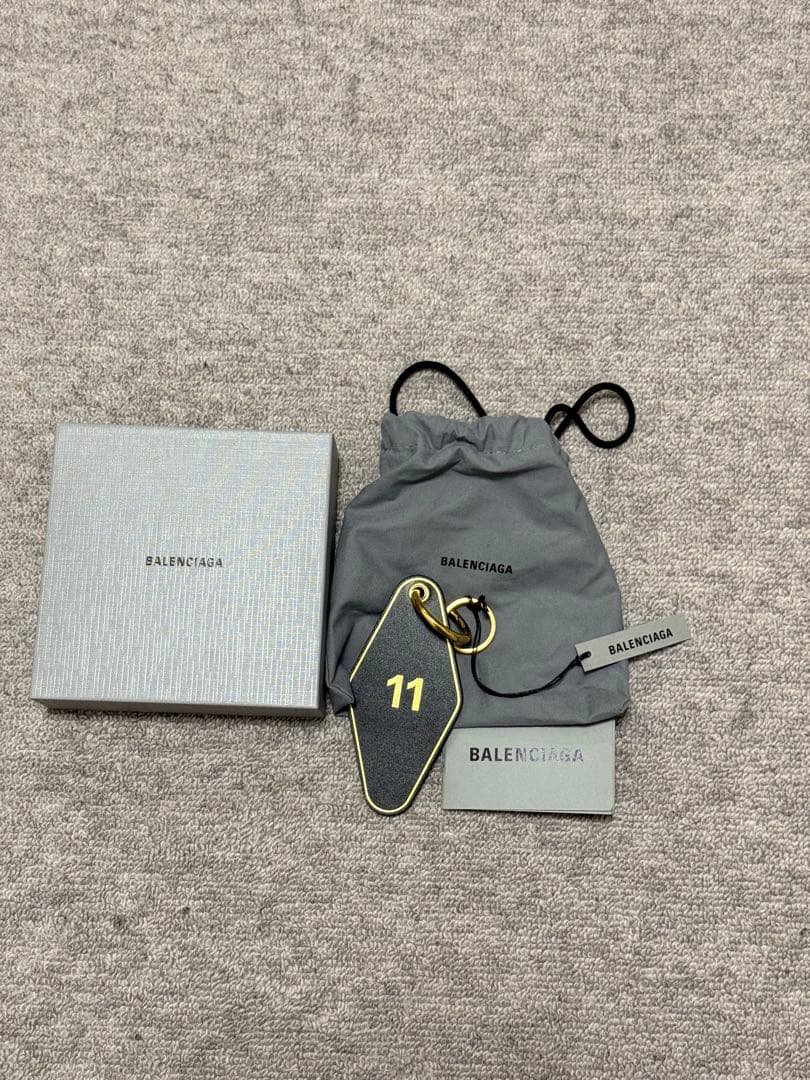 激レア　正規品　バレンシアガ　Beijing開店記念　キーリング 激レア 正規品 バレンシアガ Beijing開店記念 キーリング