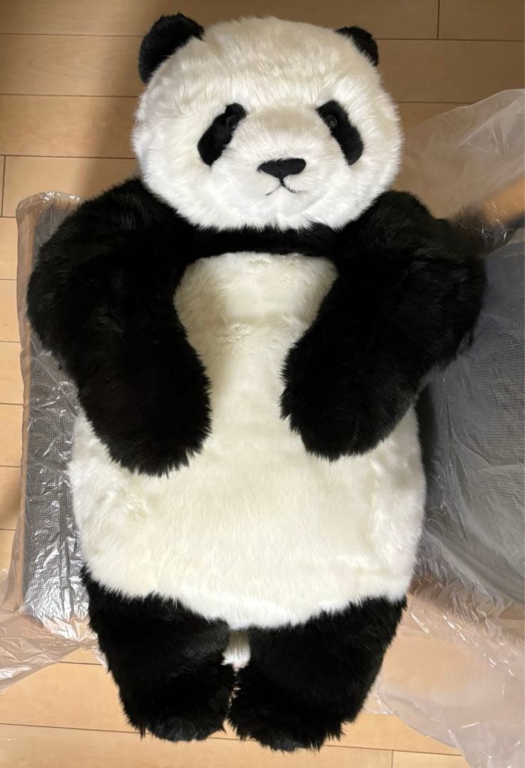 タグ付き新品】上野動物園 パンダ 抱っこ ぬいぐるみ - メルカリ