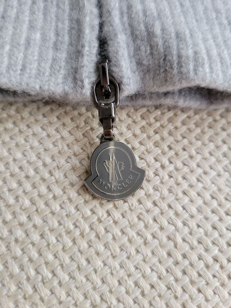 MONCLER モンクレール ジッパー付き羊毛ニットセーター半袖