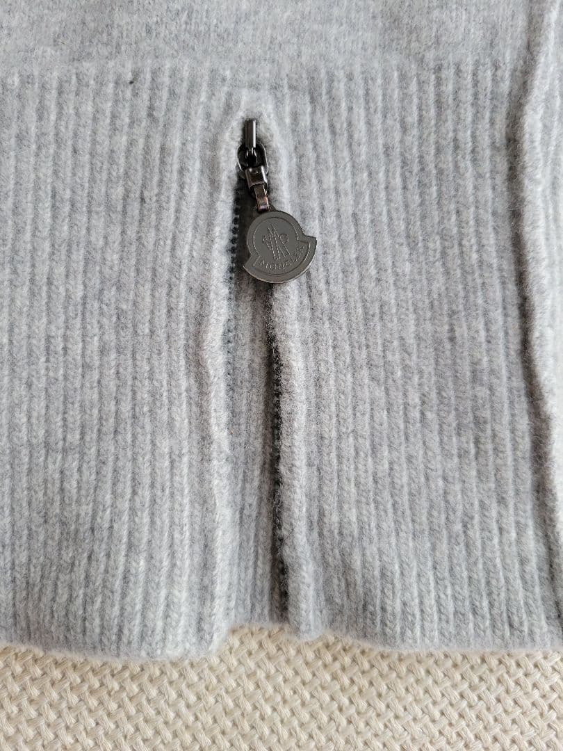 MONCLER モンクレール ジッパー付き羊毛ニットセーター半袖