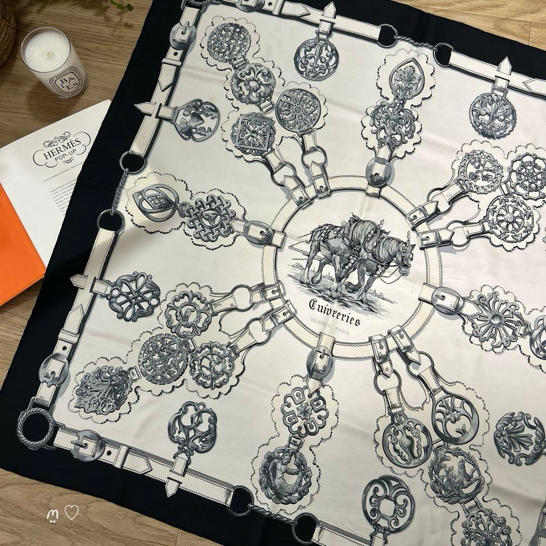 HERMESエルメス カレ90 銅細工 シルクスカーフ モノクロ 白黒 ホース馬