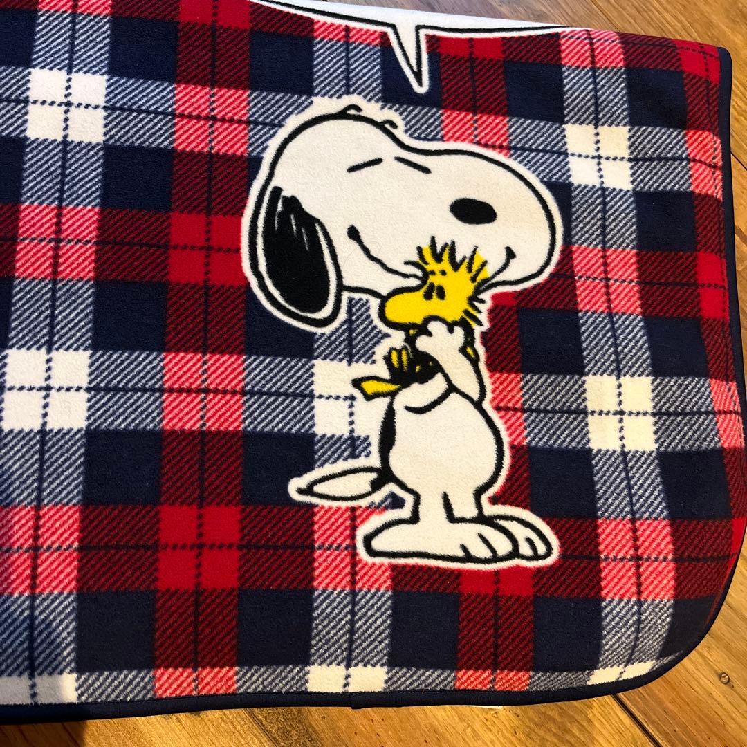 ユニクロ×スヌーピー 2WAYフリースブランケット 肩掛けにも - メルカリ