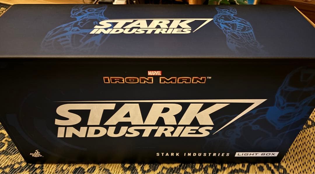 ロゴライトボックス スタークインダストリーズ アイアンマン - メルカリ