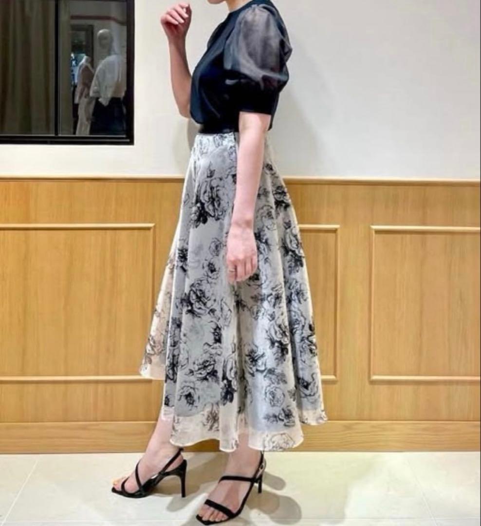 ストロベリーフィールズ　イチエ　フラワーフレアスカート　美品