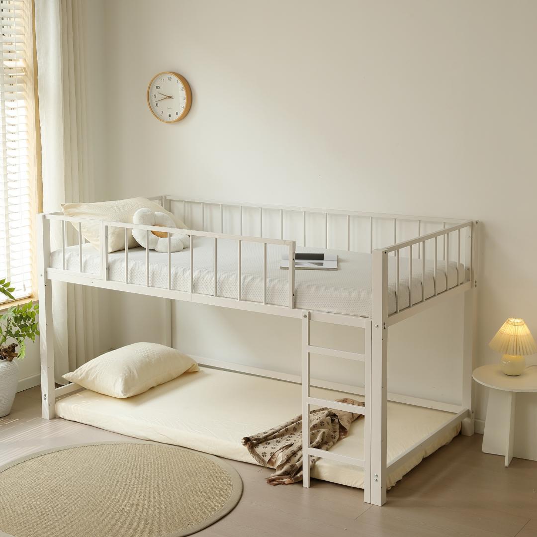 限定価格！新作ロフトベッド　左右入れ替え　省スペース　スチール製　WHITE