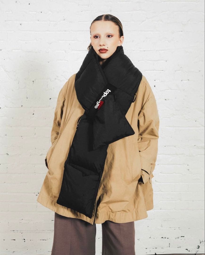 topologie ブラック ダウンマフラー Puffer Scarf - メルカリ