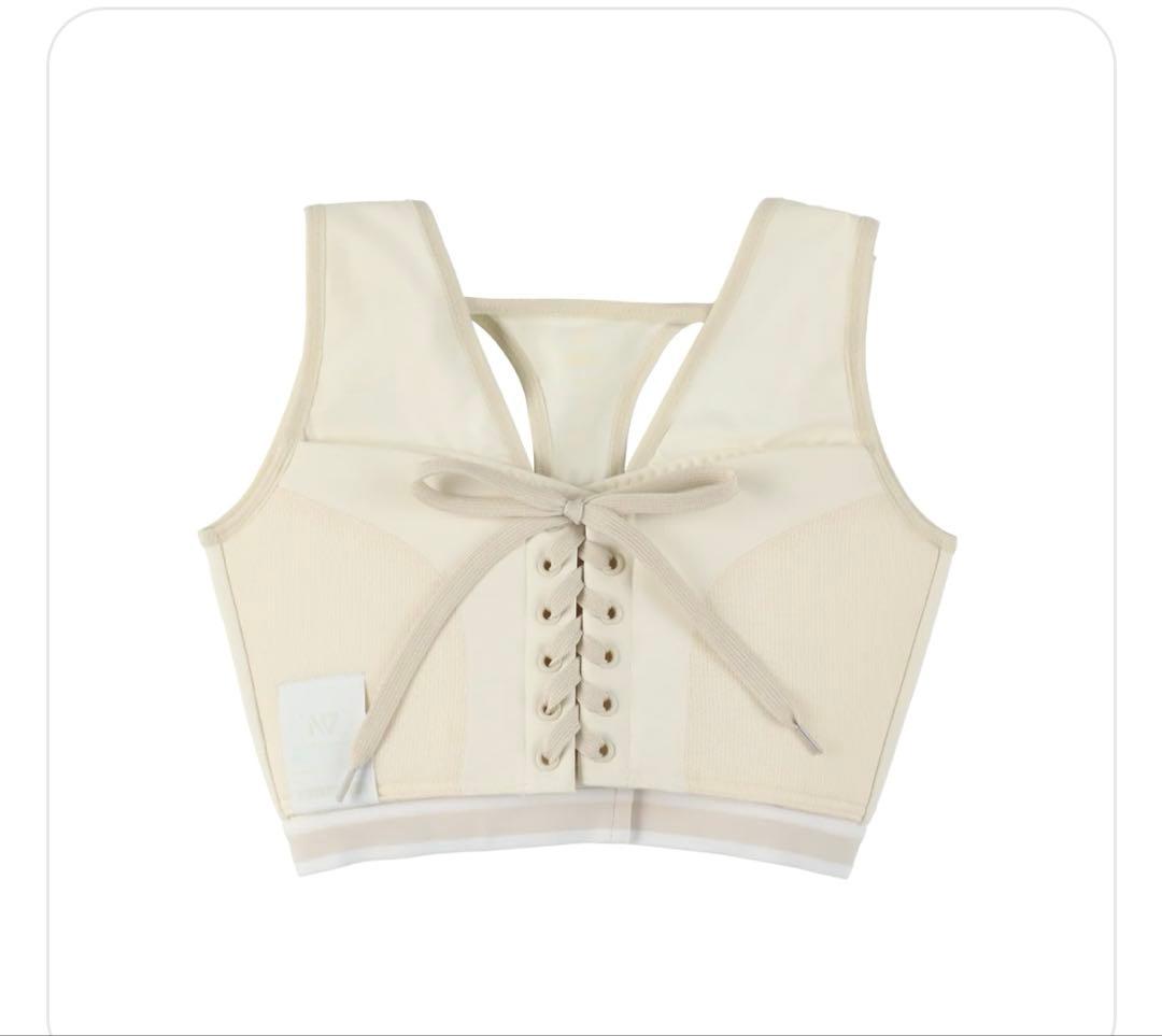 ひなちゃんねる スポーツブラN7 white リニューアル 箱無し - メルカリ