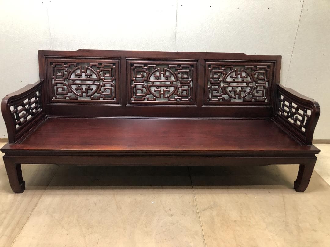 花梨の彫刻長椅子 肘掛け付き 3人掛け 豪華彫刻 人気 中国家具　75063-1