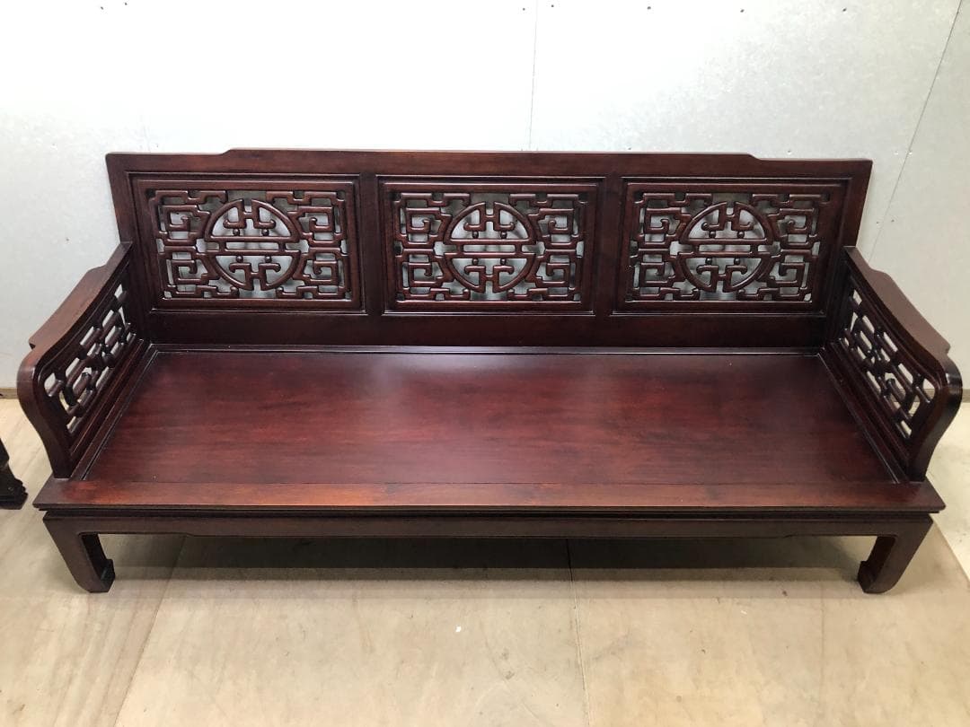 花梨の彫刻長椅子 肘掛け付き 3人掛け 豪華彫刻 人気 中国家具　75063-1