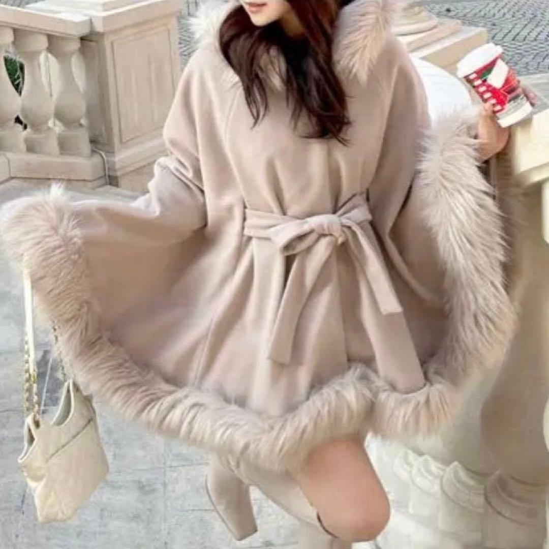 ロイヤルパーティ　ZOZOTOWN限定ケープ　ポンチョ　ファーコート