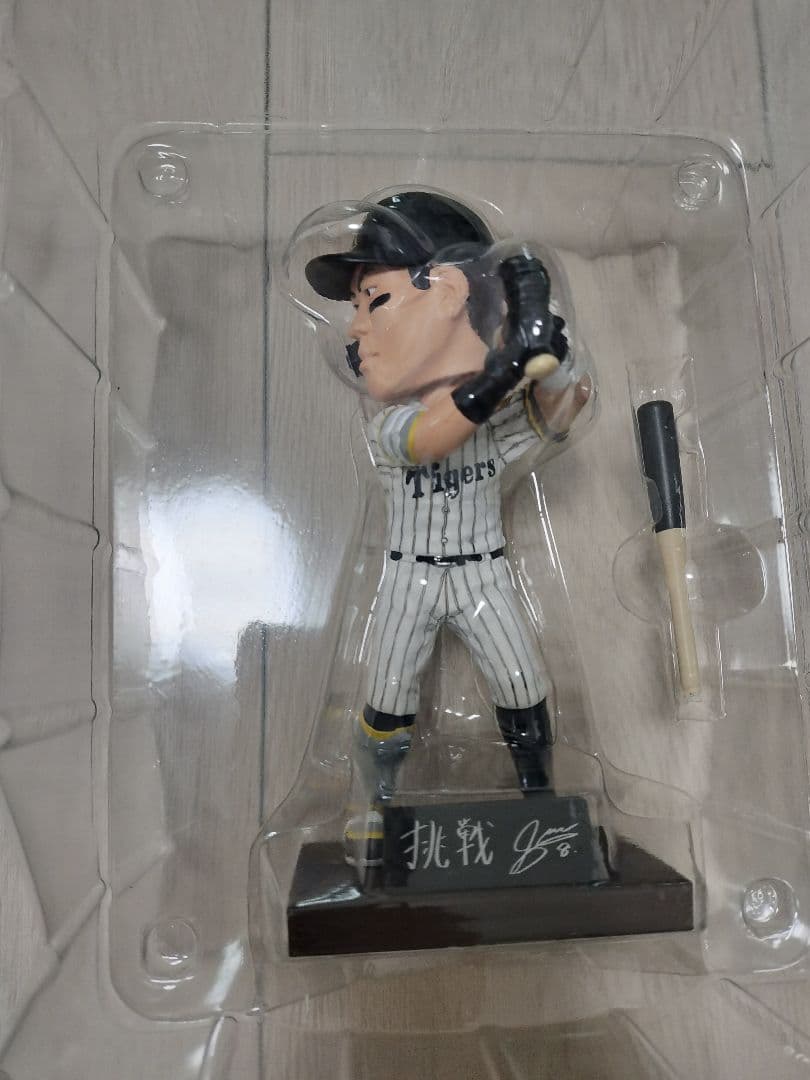 ボブルヘッドフィギュア 佐藤輝明 阪神タイガース 佐藤輝明 ボブルヘッドフィギュア - メルカリ