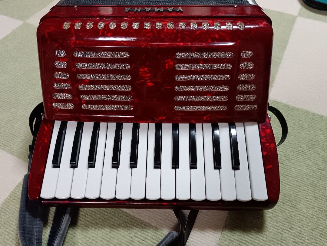YAMAHA アコーディオン 赤 ケース付き - メルカリ