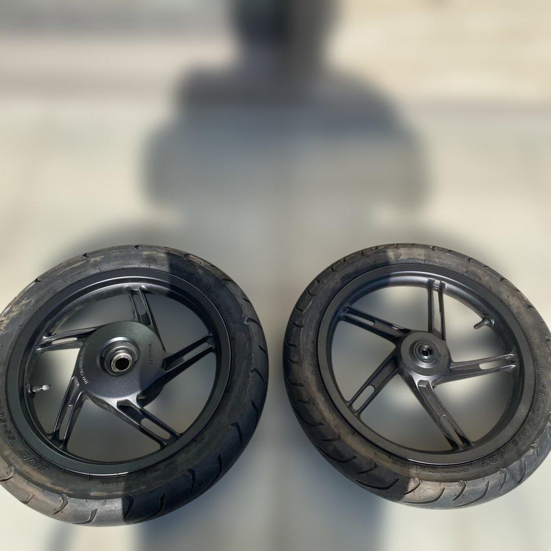PCX 125の前後タイヤホイールセットVespa 90/90-14 ブラック - メルカリ