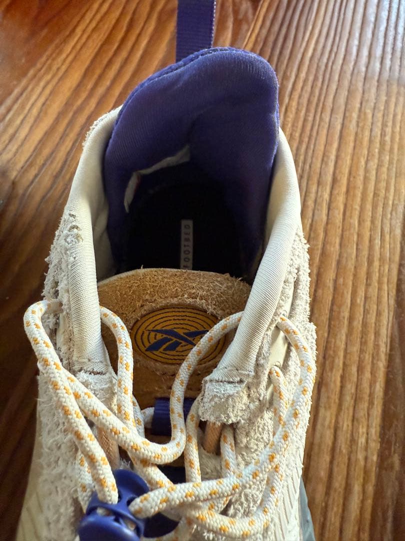 SY　リーボック　zigkinetica 24.5cm ベージュ　ブルー