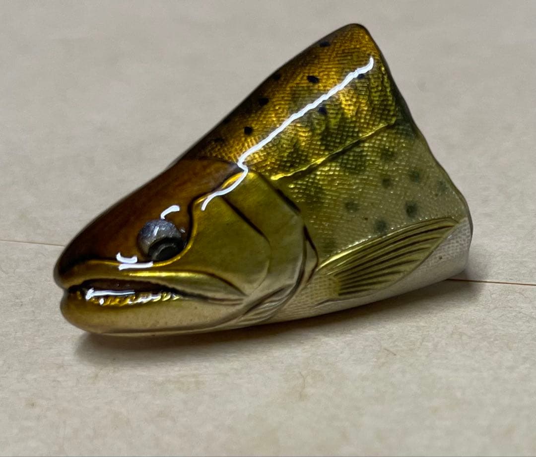 魚類模型作家 吉田光 トラウトベビーピンズ ピンバッジ - メルカリ