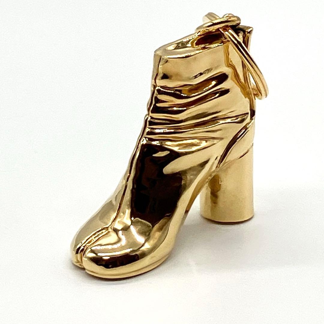 【稀少品】メゾンマルジェラ 19AW TABI ブーツ キーホルダー 金 真鍮 楽天市場】Maison Margiela メゾンマルジェラ S39WU0107 SY1206 TABI