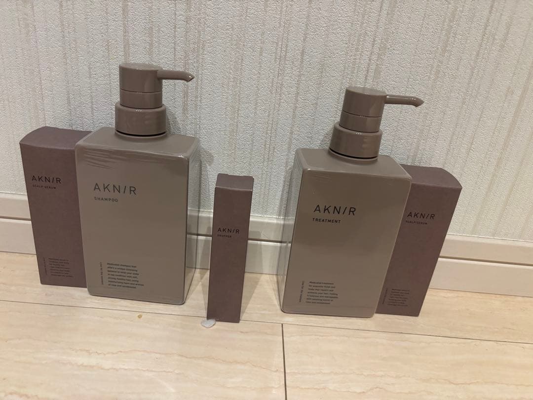 AKNIR シャンプー トリートメント 300mlセット 薬用ヘアカプセル