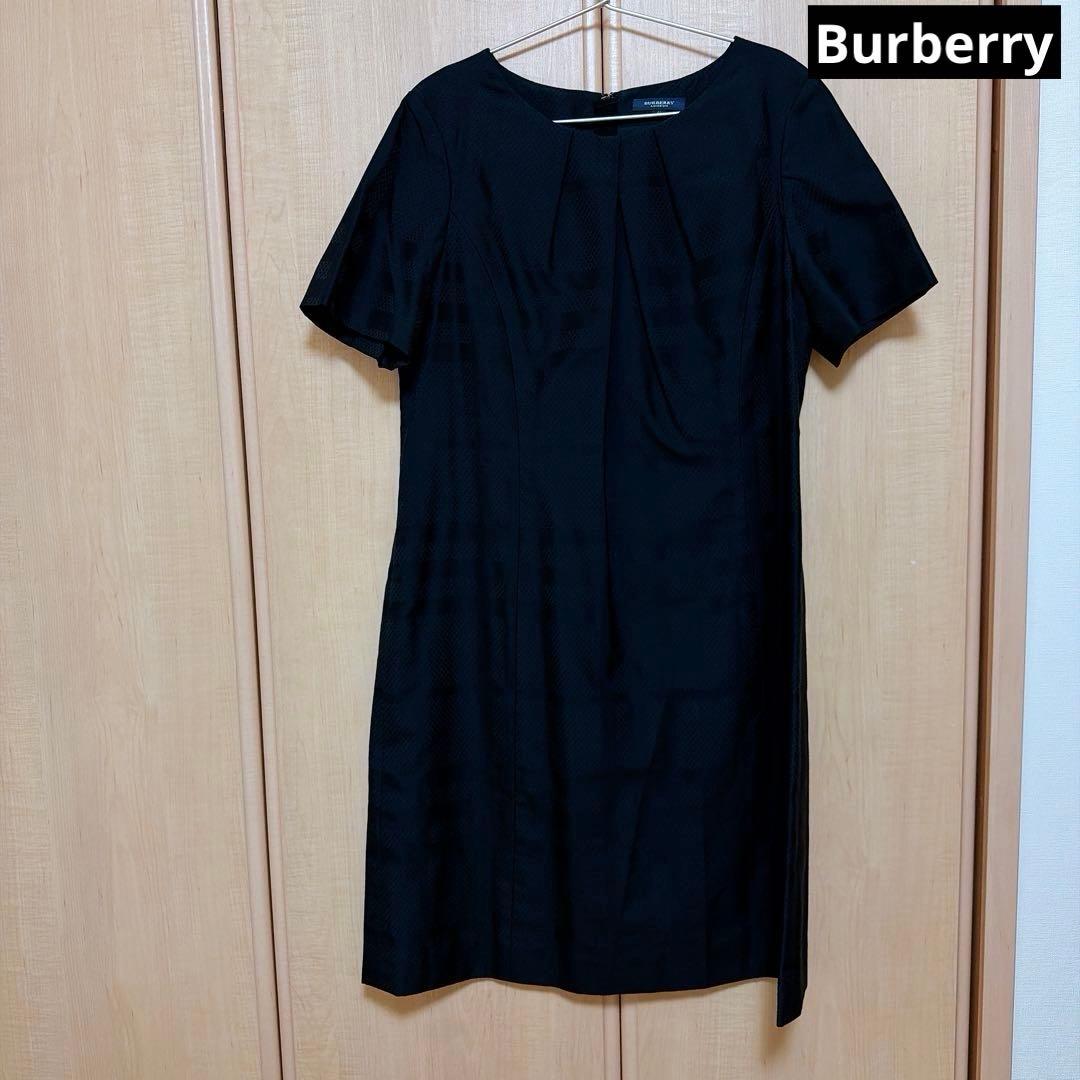 Burberry ワンピース 半袖 ブラック チェックの地模様 レディース