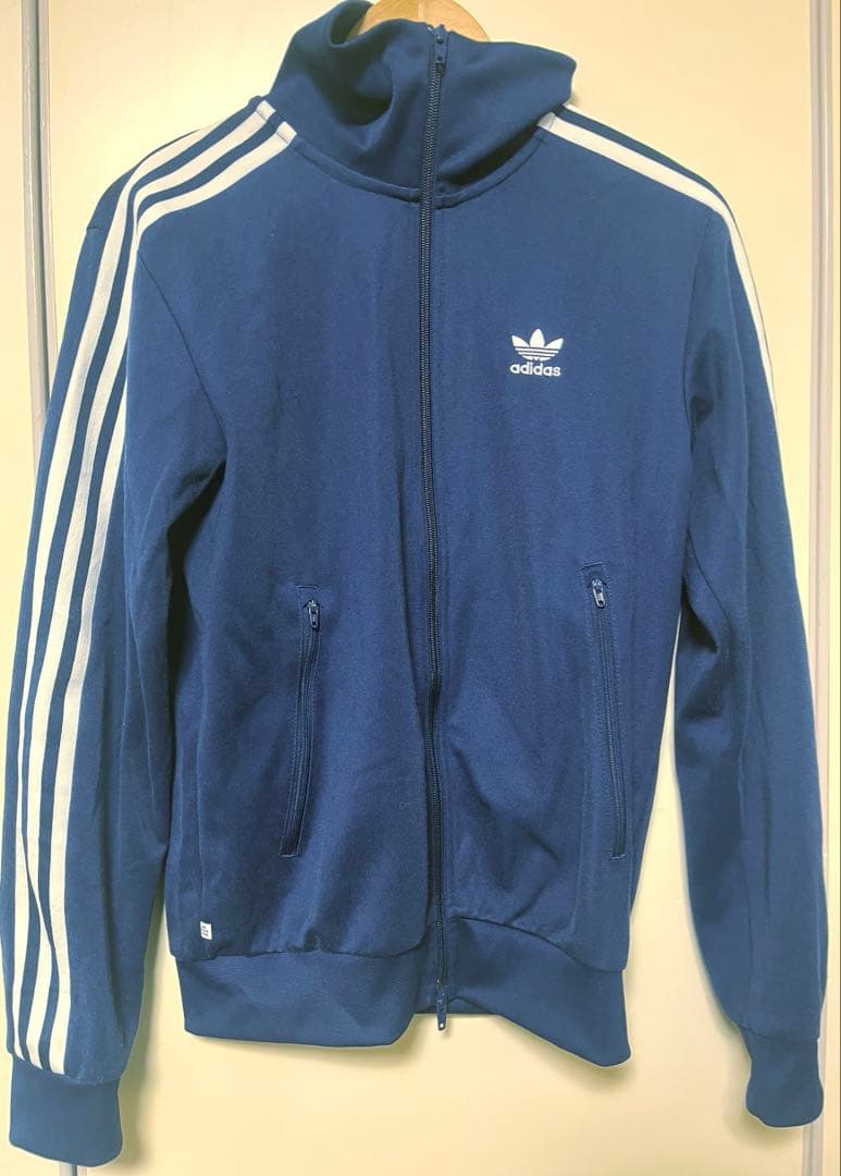 adidas ネイビー ジップアップジャケット