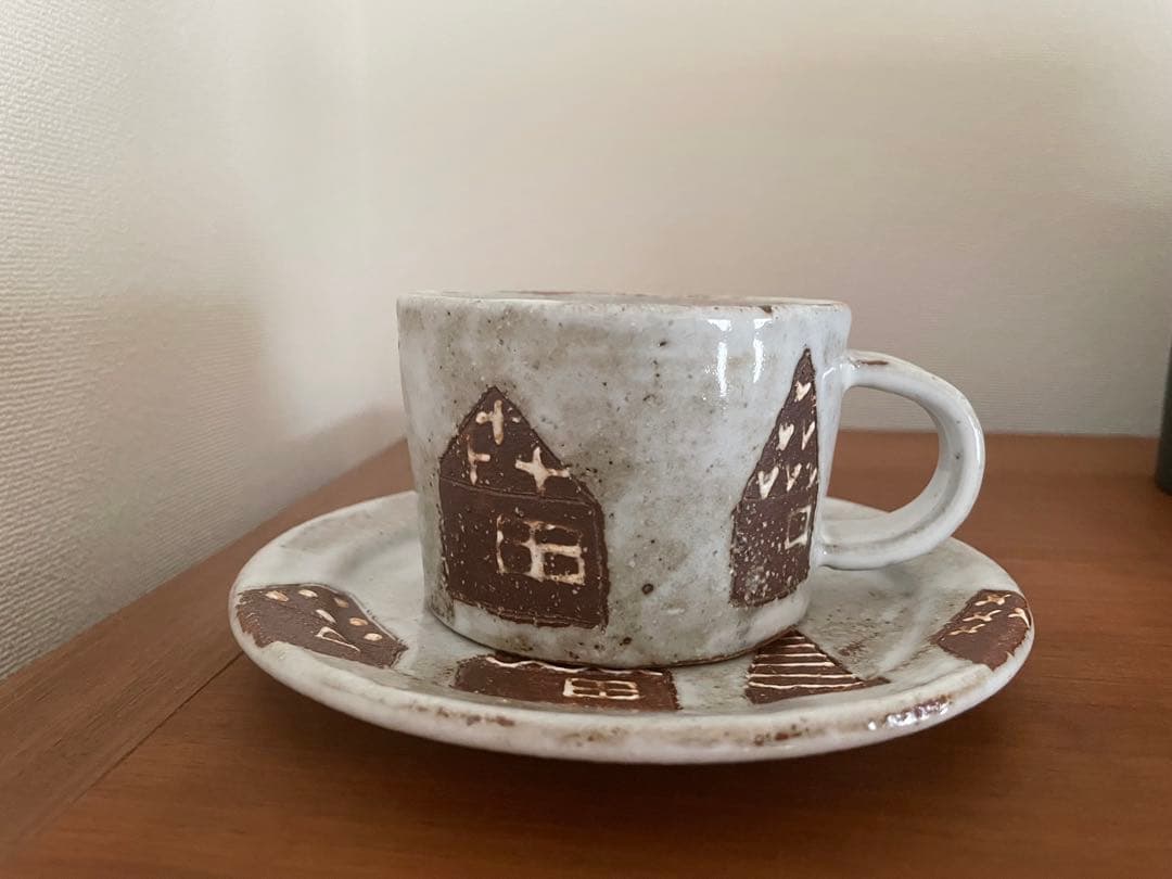 【新品】岡崎順子　おうち柄　カップ、プレート　2点セット