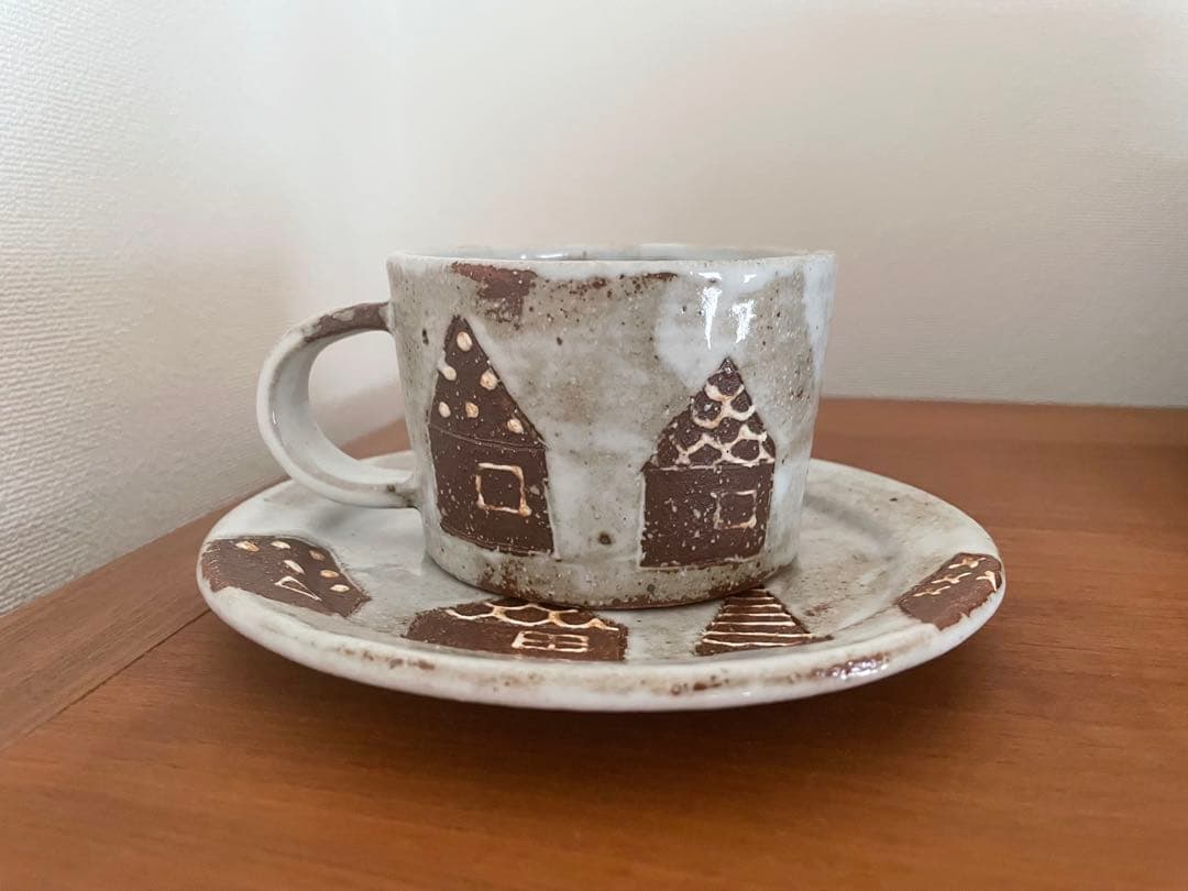 【新品】岡崎順子　おうち柄　カップ、プレート　2点セット