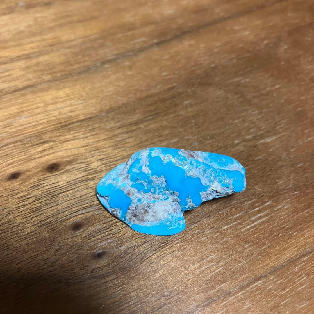 天然ターコイズ原石 当方で研磨済み！　アリゾナ スリーピングビューティー アリゾナ州スリーピングビューティー鉱山産 ターコイズ 原石 磨き 12.5