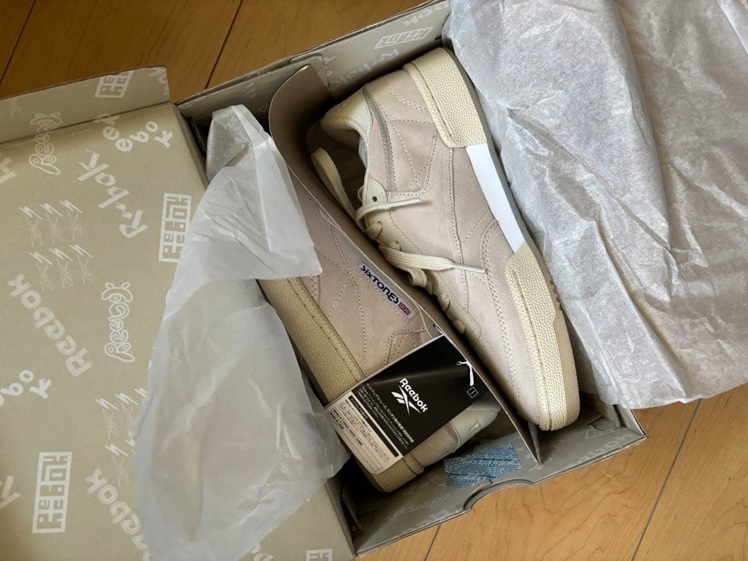 SixTONES✖︎Reebok コラボスニーカー SixTONESとリーボックのコラボモデルが発売、オリジナルロゴをデザイン