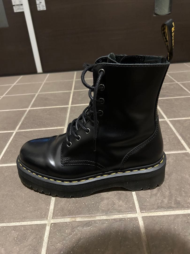 【極美品】Dr.Martens JADON 8ホールブーツ ドクターマーチン