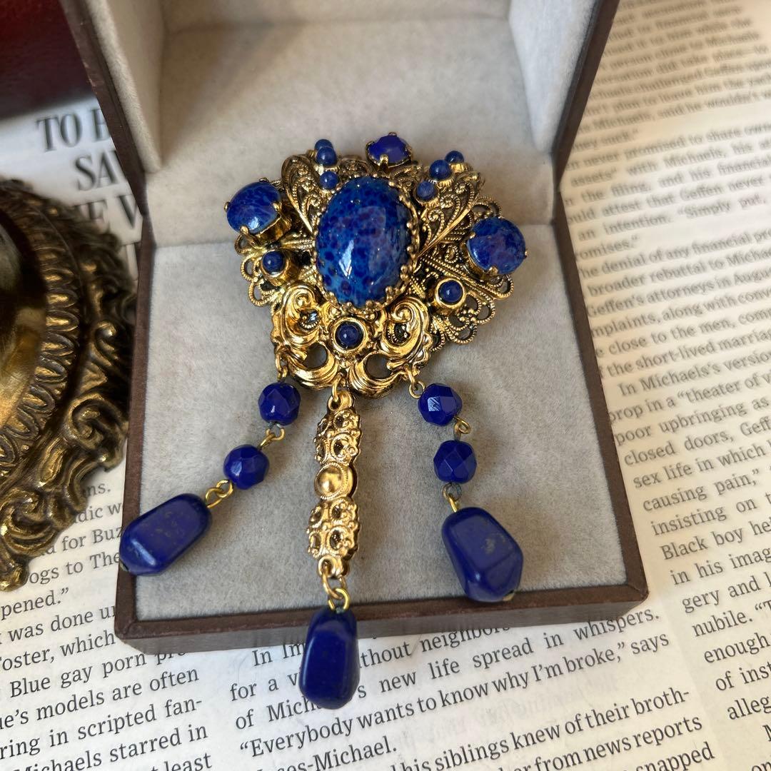 W.GERMANY西ドイツ製ヴィンテージブローチ ぶら下がりブルー