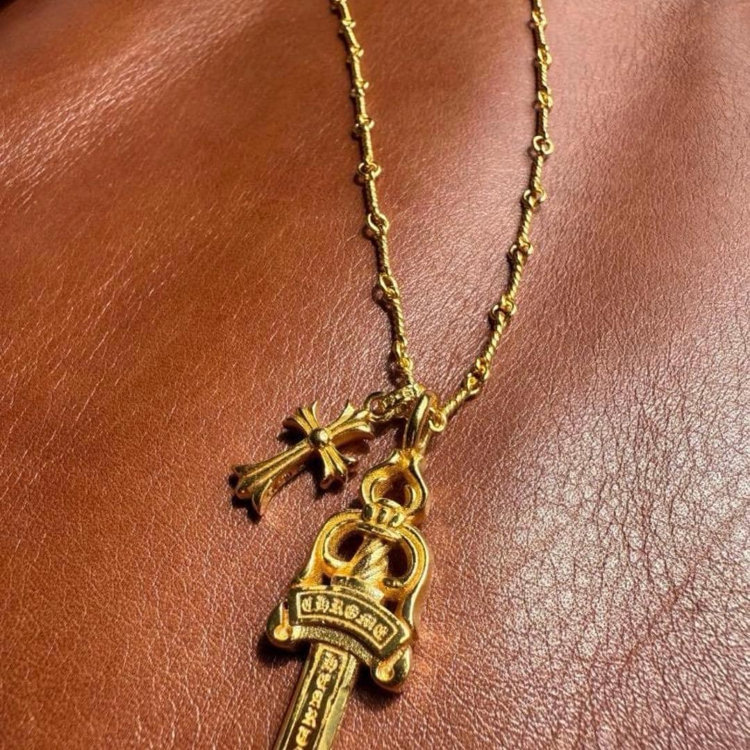 22k ダイヤ タイニークロスチェーン ダガー ネックレス - メルカリ