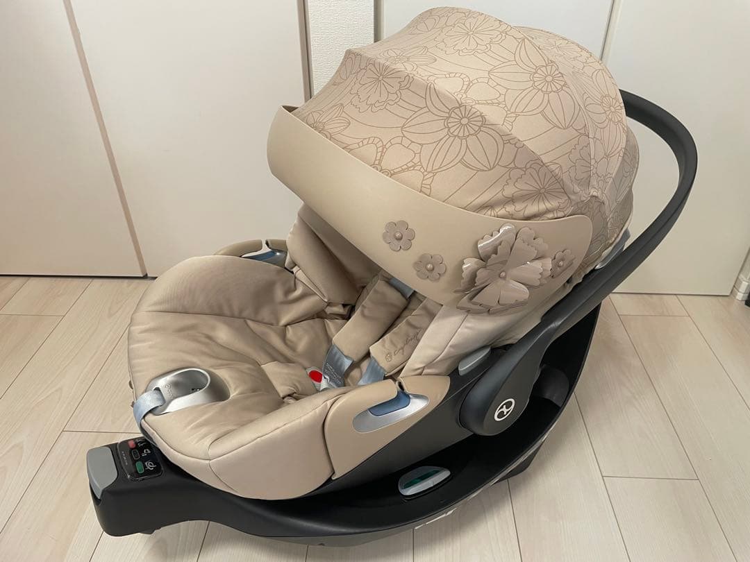 美品】サイベックスチャイルドシートシンプリーフラワーズ（ヌード