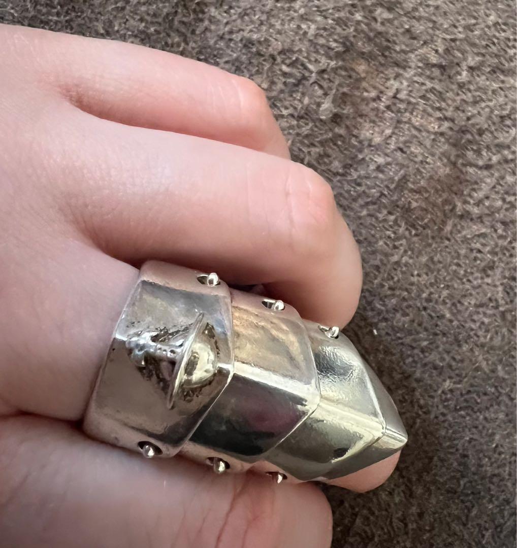 ヴィヴィアンウエストウッド アーマーリング Vivienne Westwood - メルカリ